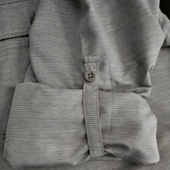 Mountain Hardware Medium Gray Canyon Button Up Long Sleeve Performance S… - Picture 7 of 16